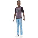 Mattel GDV13 - Ken Fashionistas Puppe im Trikot